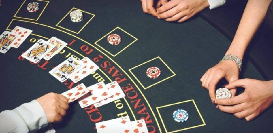 Hướng dẫn các bước chơi Blackjack tại 8kbet